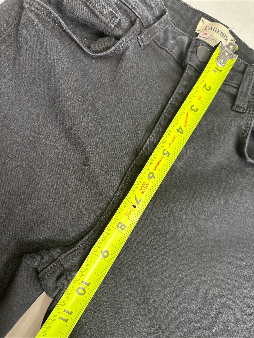 Lagence Black Skinny High Rise Jeans Size 28
Stretchy - Picture 9 of 10